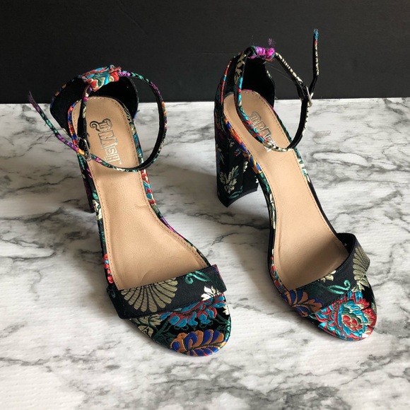 Shoes - Floral Open Toe Ankle Strap Chunky Heel Sandal